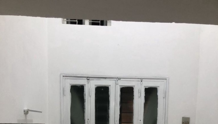 CHO THUÊ NHÀ RIÊNG NGÕ 158 TRƯƠNG ĐỊNH, 3.5 TẦNG, 28M2, 2 NGỦ, 2 WC, GIÁ 8 TRIỆU - ƯU TIÊN Ở GĐ.